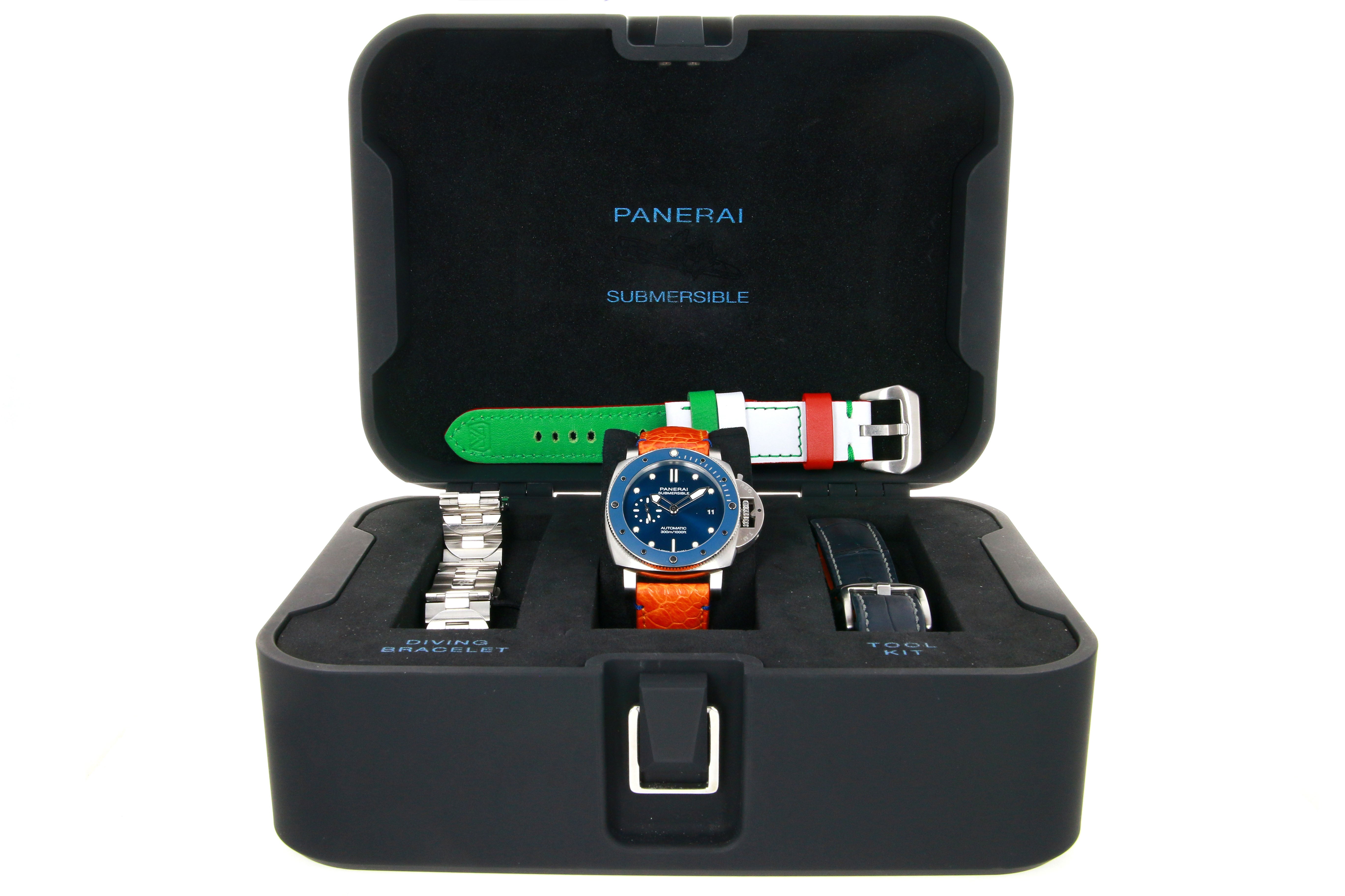 Pre-Owned Panerai Submersible 42mm PAM1068 | Watchfinder